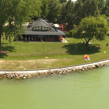 Szines Panorama Apartman Balatonlelle Eksteriør billede